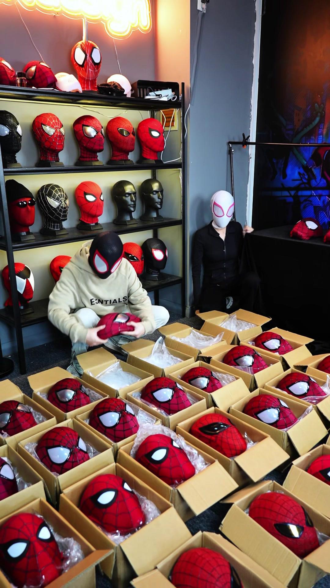 Ready for your Halloween gift?🎃🕷️#spiderman #spidermanmask #