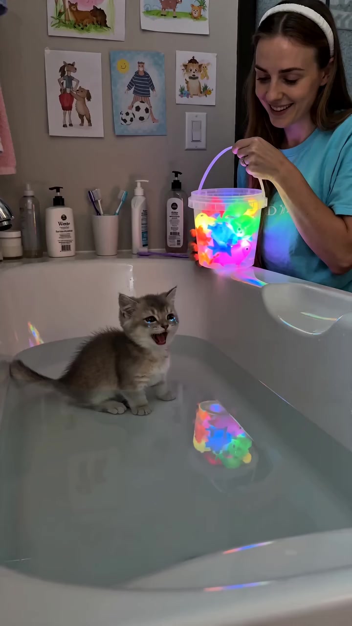 浴缸发光鱼哄娃
