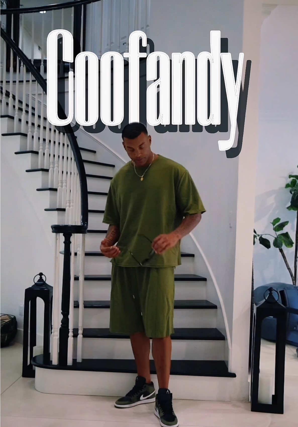 Serving up effortless style and all-day comfort in this Casu
