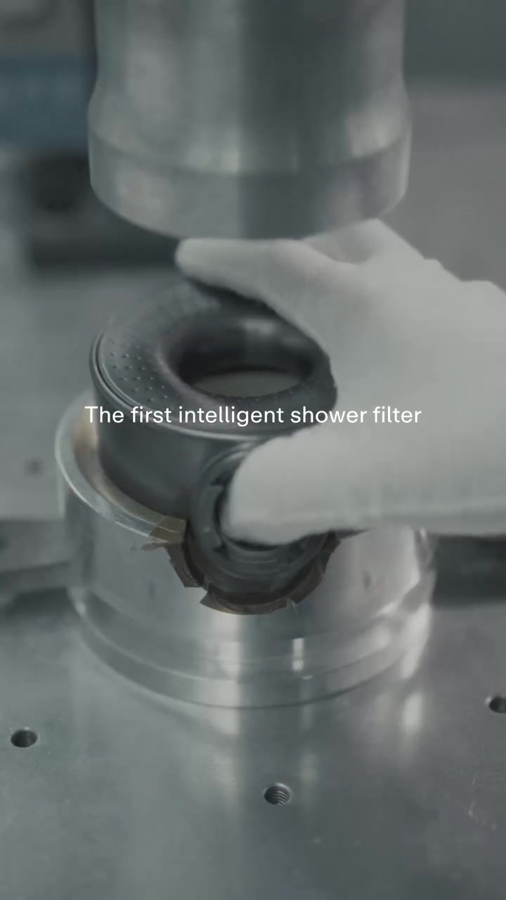 The only shower filter that tracks filter life for consisten