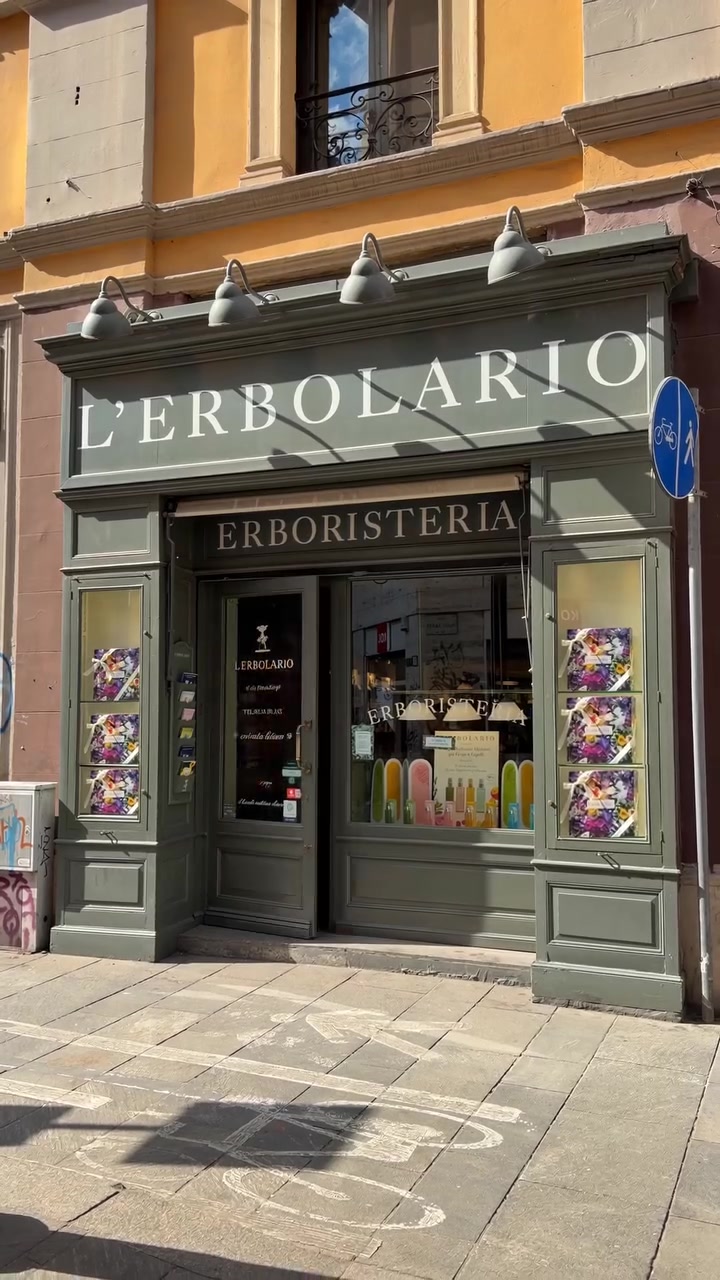 Una dolce invasione sta arrivando 🍒 Non perderti il reveal della nuova Collezione! 展示更多