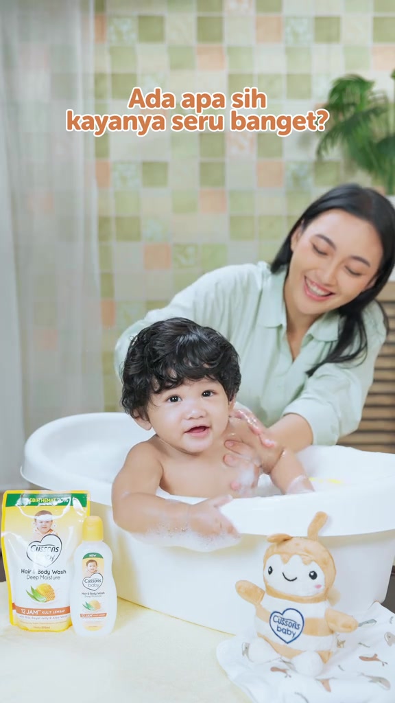 Ubur-ubur ikan lele, 1 produk banyak manfaat leee🤪 Aku pakai Cussons sabun mandi 2 in 1 untuk si Kecil karena ngga mau ribet! Hanya dengan 1 produk, tapi banyak banget manfaat untuk si Kecil. #Cussons