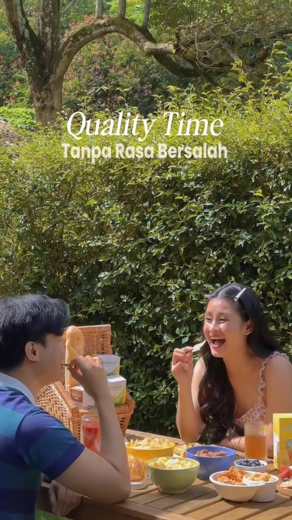 Quality time versi aku itu simple: minum yang manis, chill, and feel good 🍃🧊✨ Dengan Organa, aku bisa nikmatin yang manis tanpa takut rasa bersalah 💚 Yuk cobain juga, biar quality time kamu makin nyam