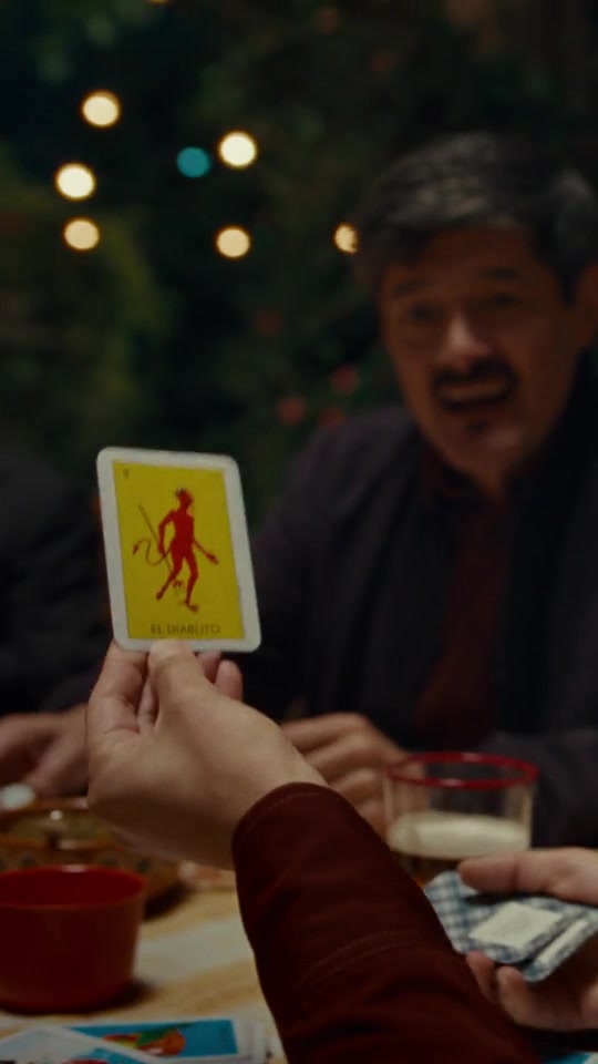 Con la fam, se juega por rondas… y se brinda igual. Tu Victoria Está Aquí.