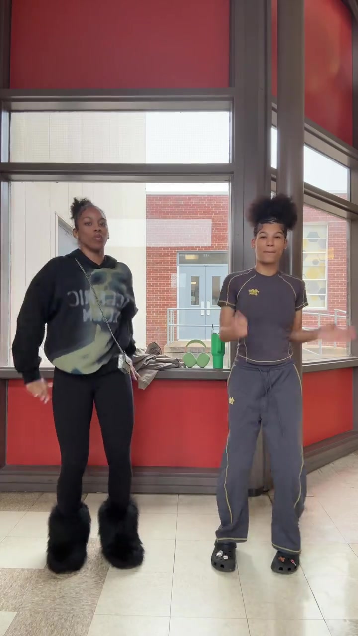 set and hoodie from @aelfriceden_official || yk i’m saucyyy @Z’M💘 #dmv #duo #dance #dancetrend #dancechallenge